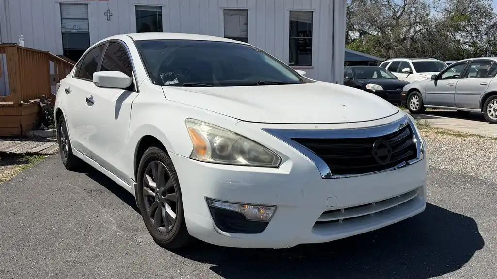 2015 Nissan Altima 2.5 S's photo