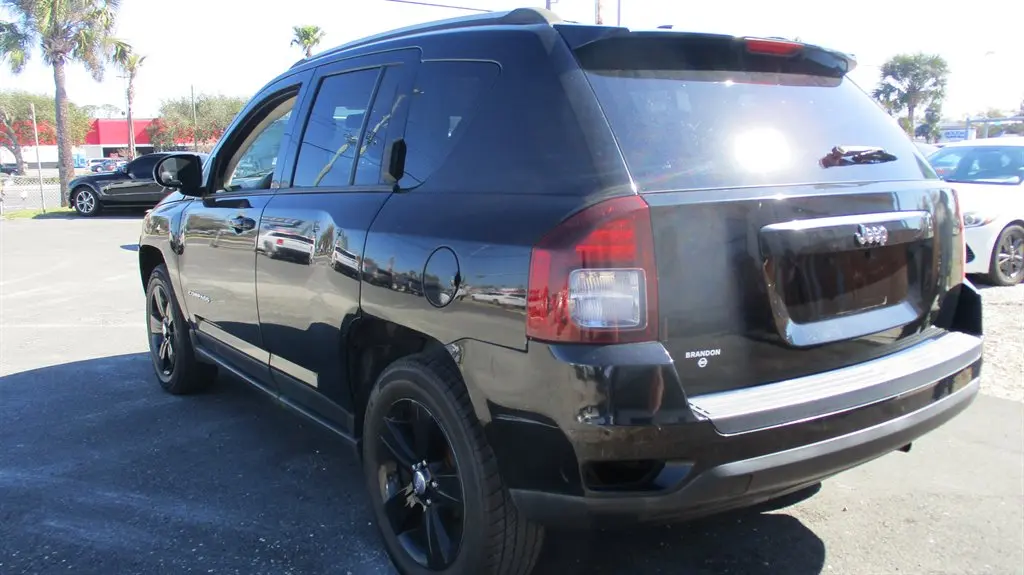 2016 Jeep Compass Sport photo 3