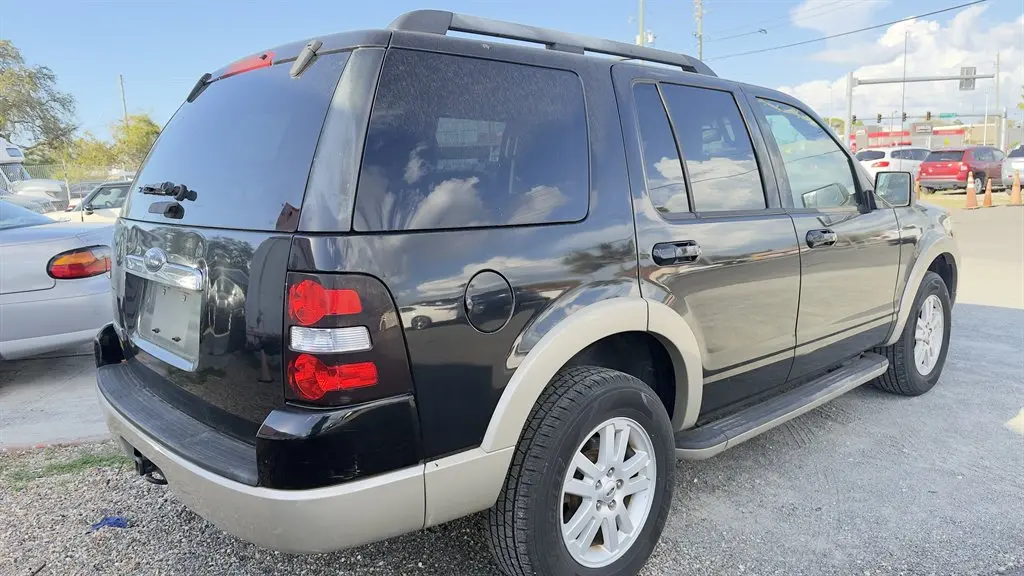 2010 Ford Explorer Eddie Bauer photo 5