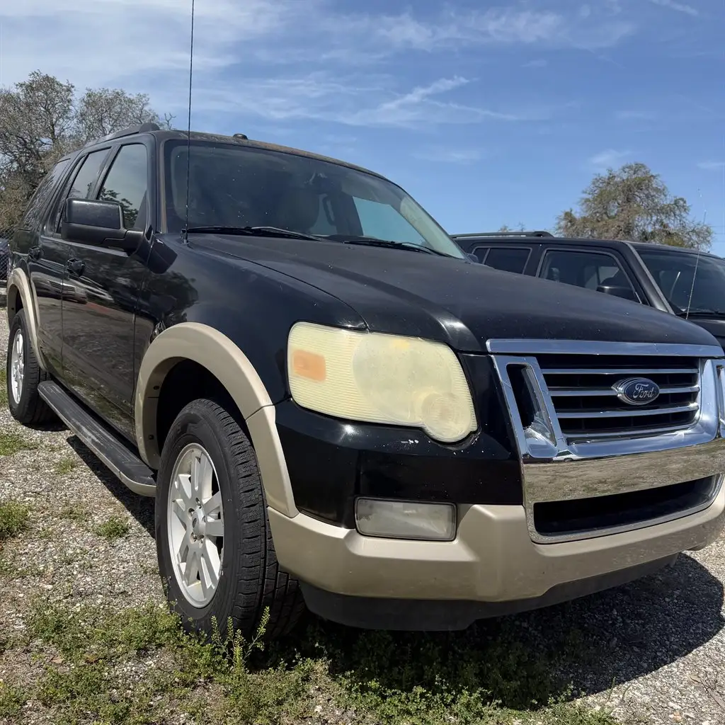 2010 Ford Explorer Eddie Bauer photo 1