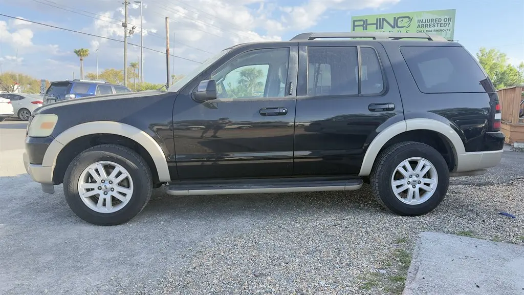 2010 Ford Explorer Eddie Bauer photo 4