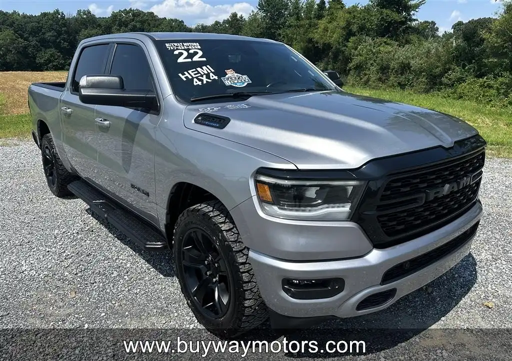 2022 RAM 1500 Big Horn/Lone Star 4x4 Crew Cab 5'7's photo