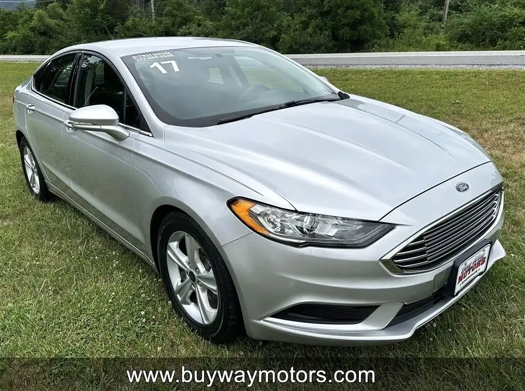 2017 Ford Fusion SE FWD's photo