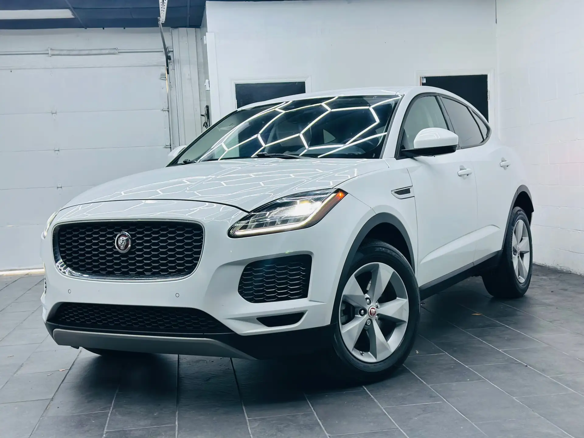 2020 Jaguar E-PACE P250 photo 1
