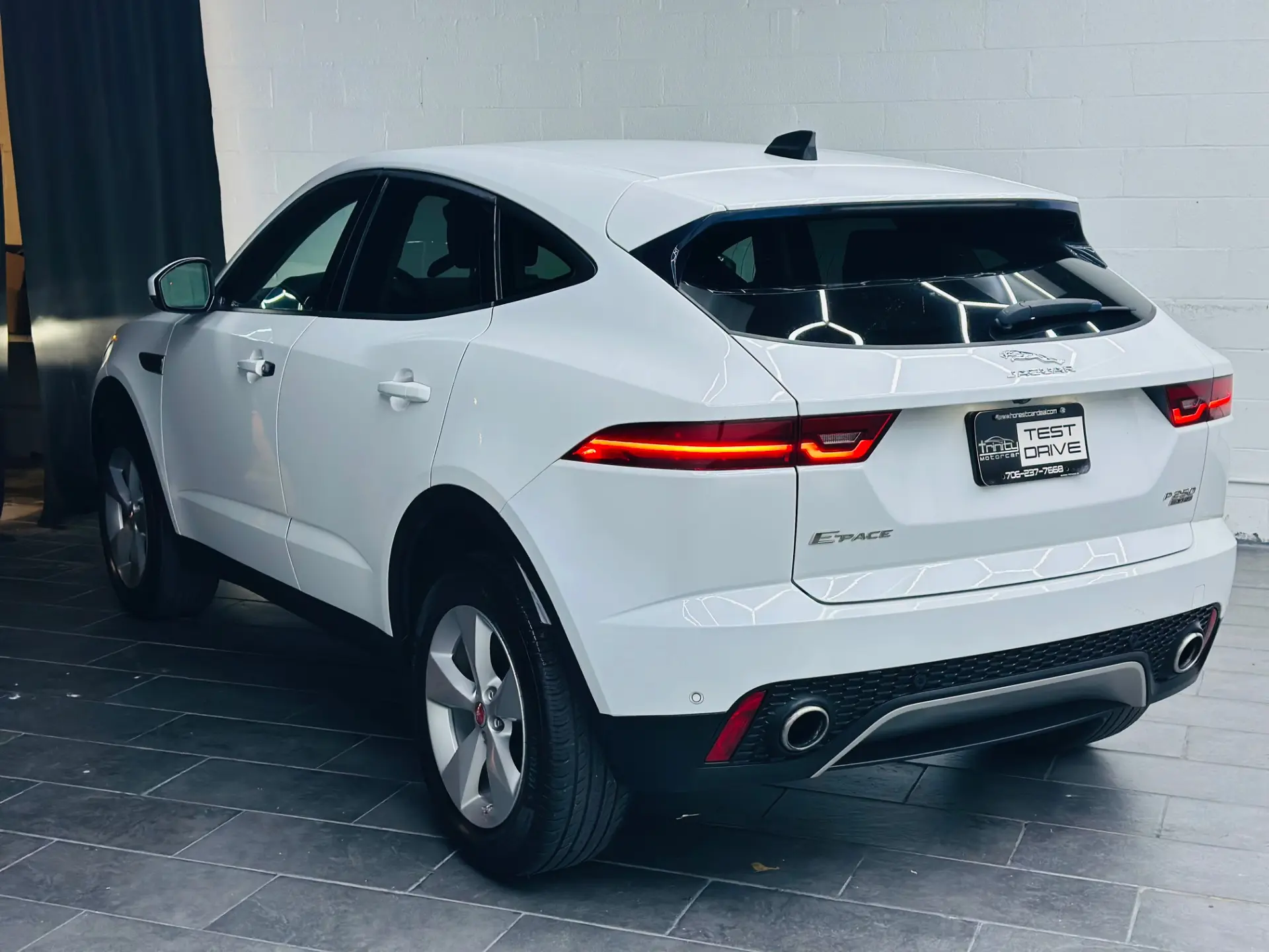 2020 Jaguar E-PACE P250 photo 3