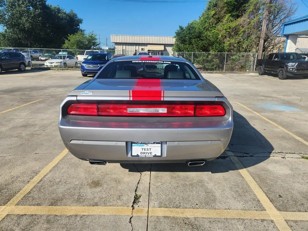 2013 Dodge Challenger SXT photo 4