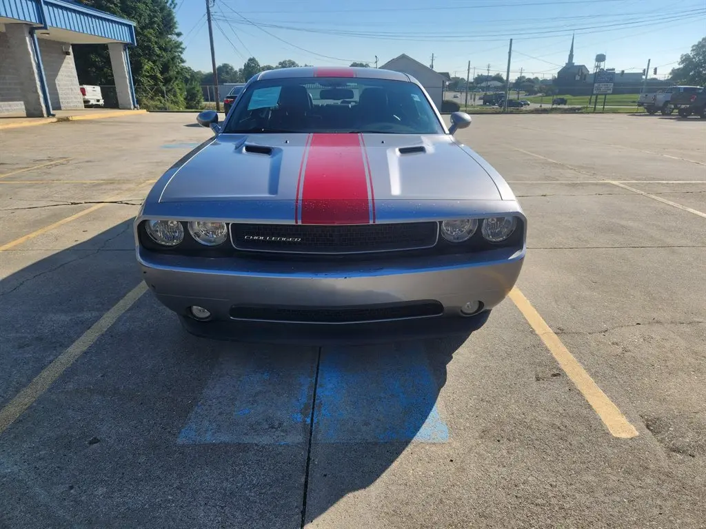 2013 Dodge Challenger SXT photo 3