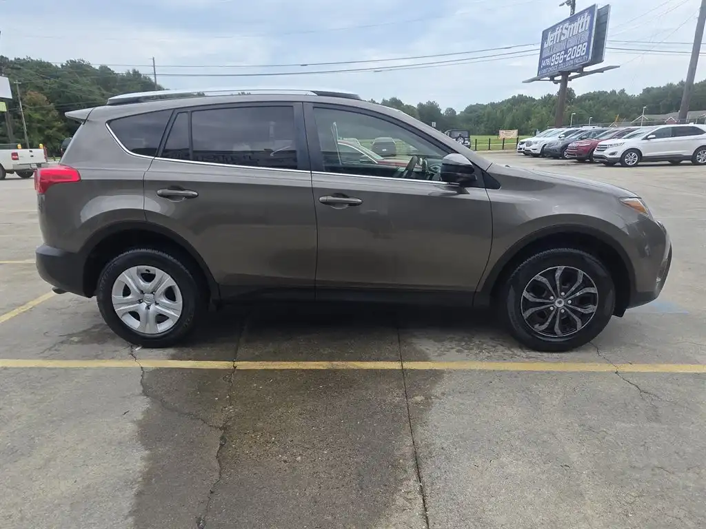 2015 Toyota RAV4 LE's photo