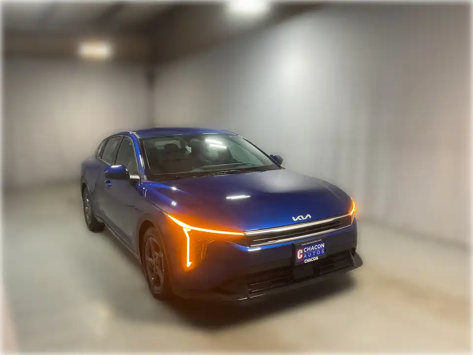 2025 Kia K4 LXS AT's photo