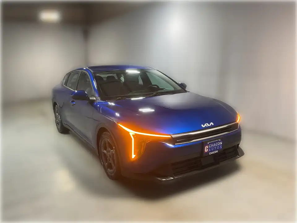 2025 Kia K4 LXS AT's photo