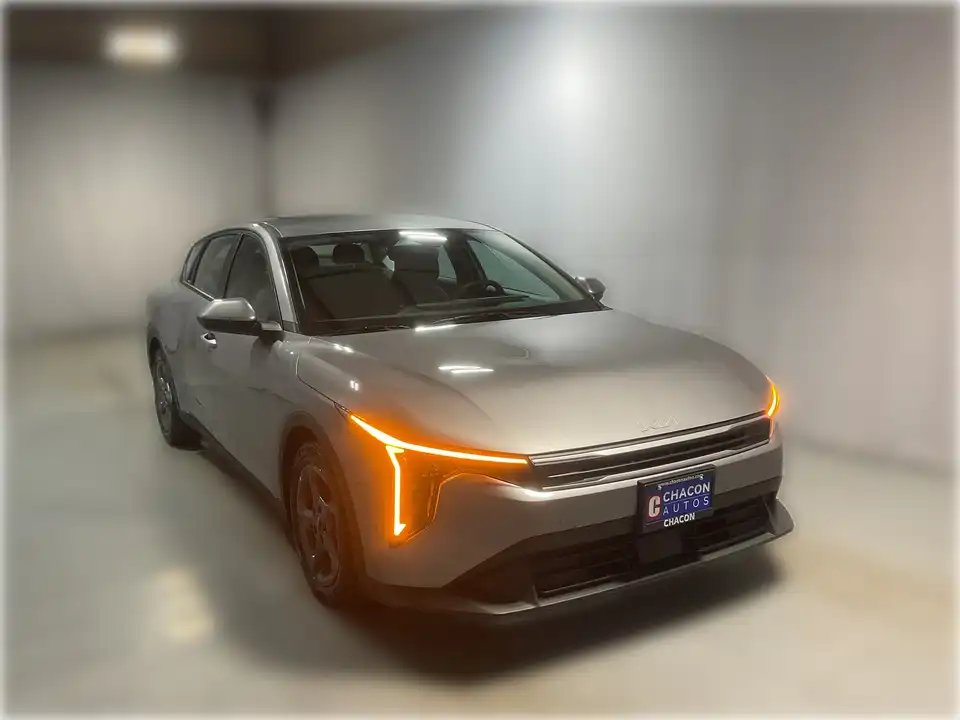 2025 Kia K4 LXS AT's photo