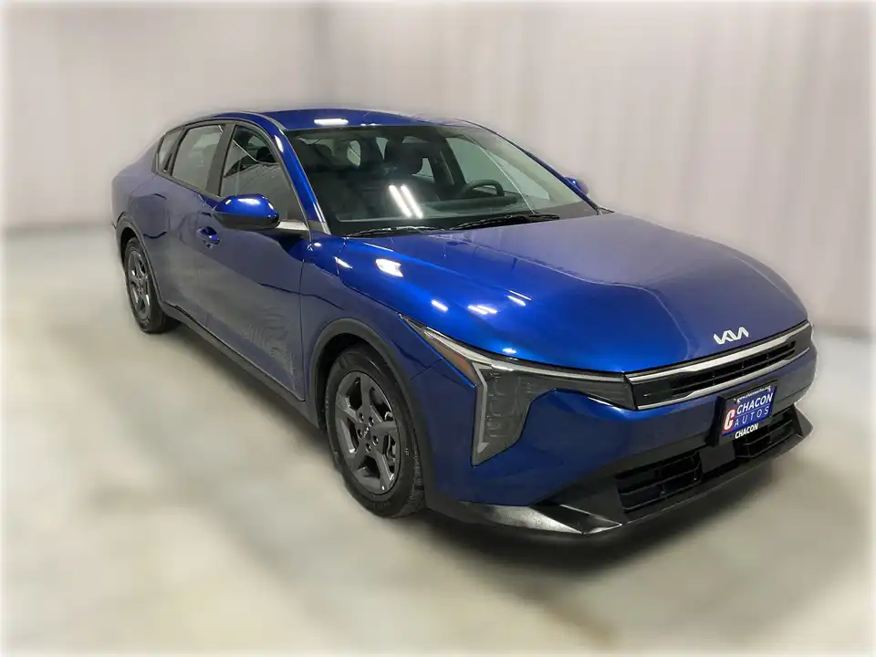 2025 Kia K4 LXS Auto's photo