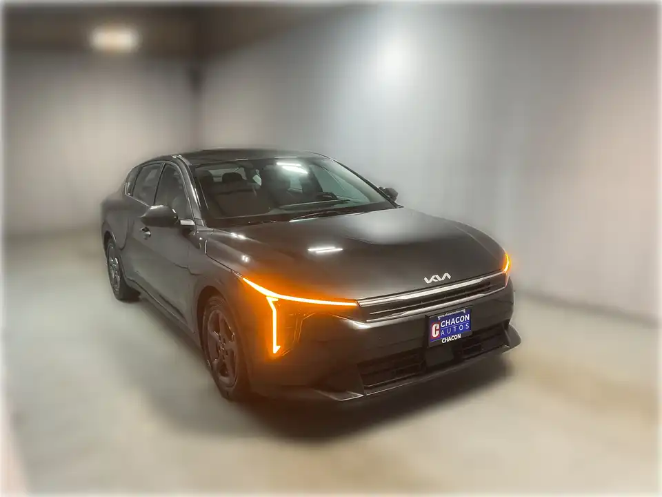 2025 Kia K4 LXS AT's photo