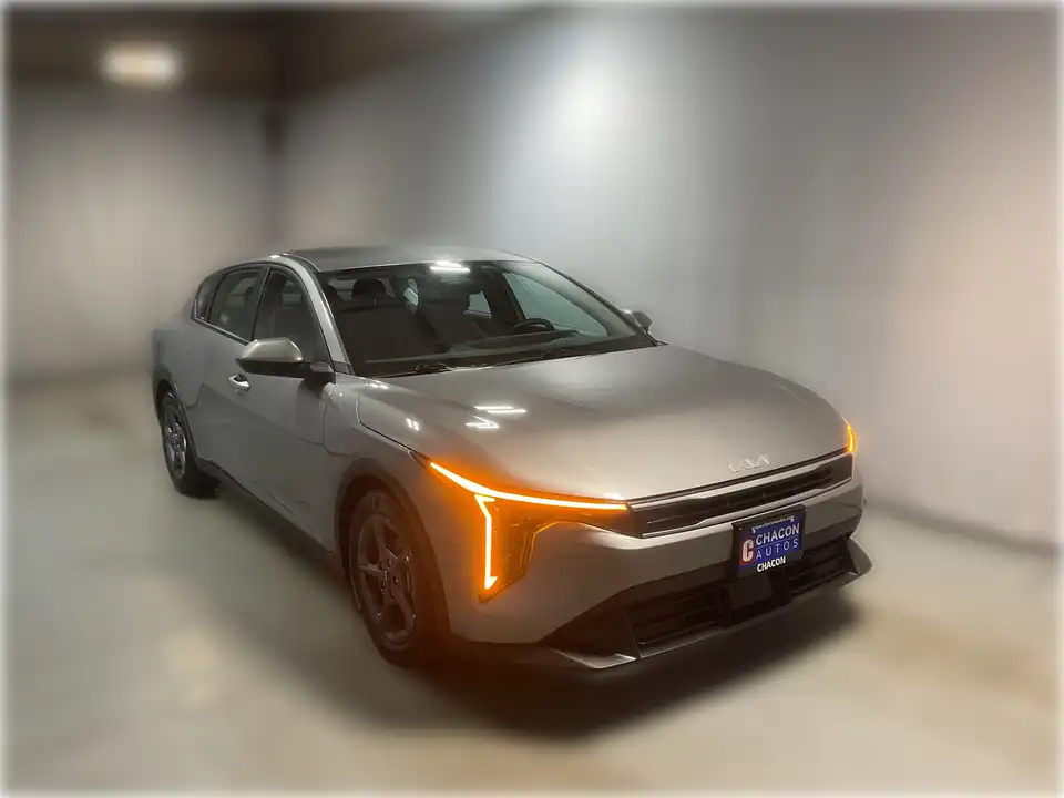 2025 Kia K4 LXS AT's photo