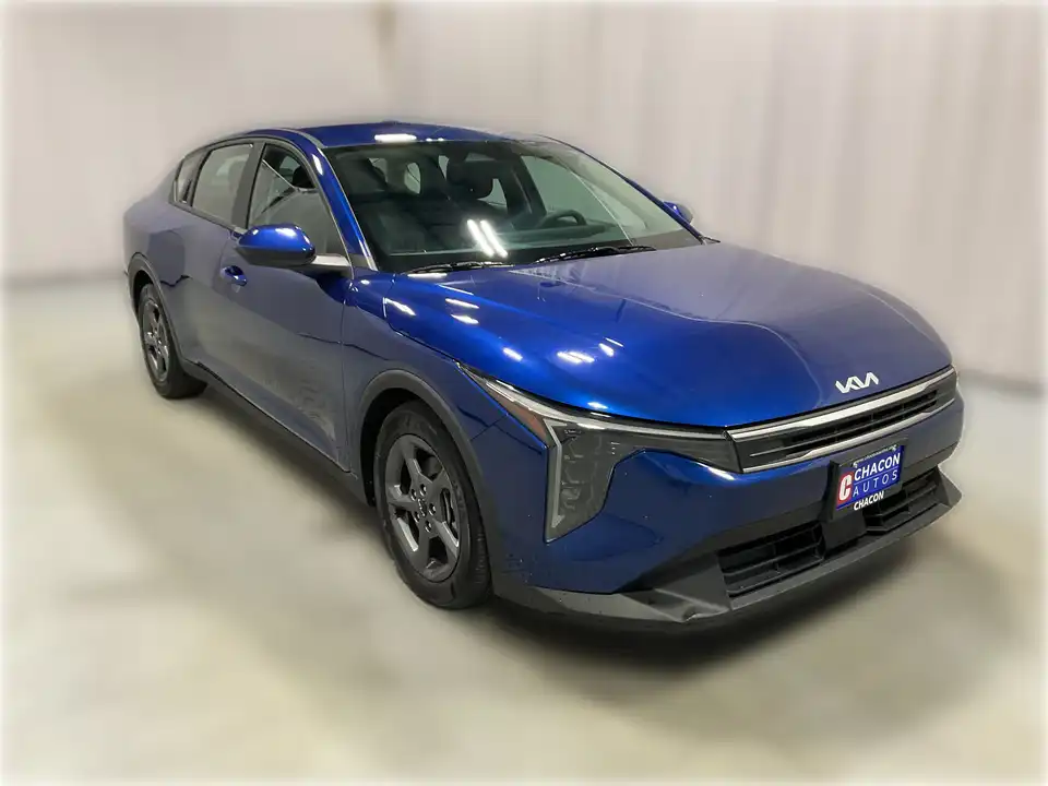 2025 Kia K4 LXS AT's photo