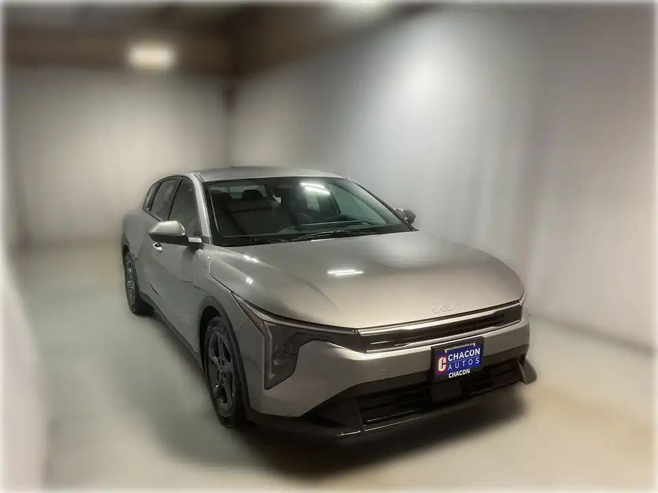 2025 Kia K4 LXS AT's photo