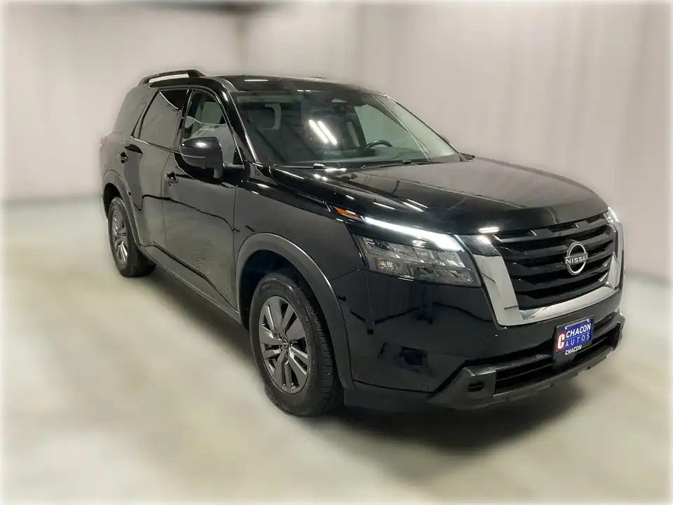 2025 Nissan Pathfinder SV FWD's photo