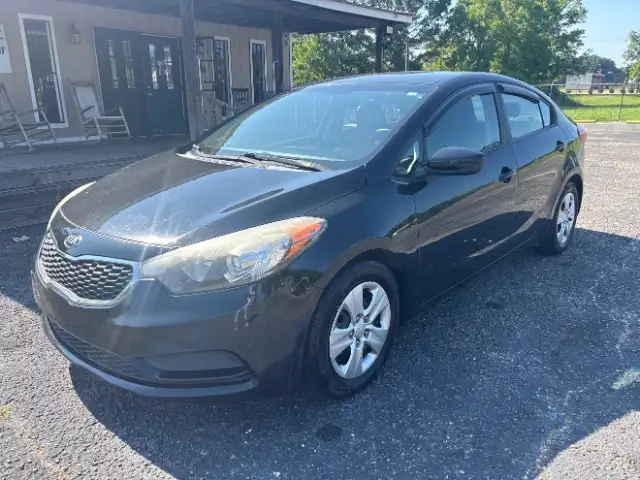 2016 Kia Forte LX AT's photo