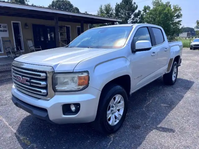 2015 GMC Canyon 2WD SLE Crew Cab Short Box's photo