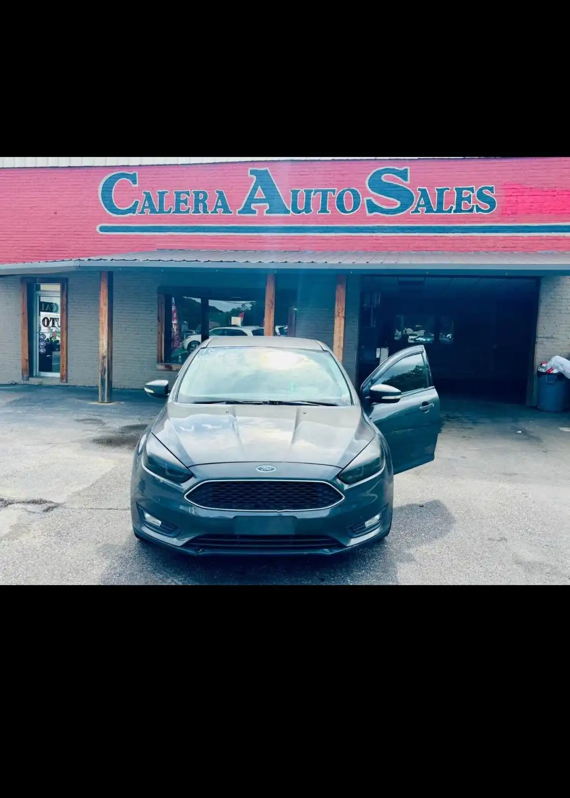2016 Ford Focus Sedan SE's photo