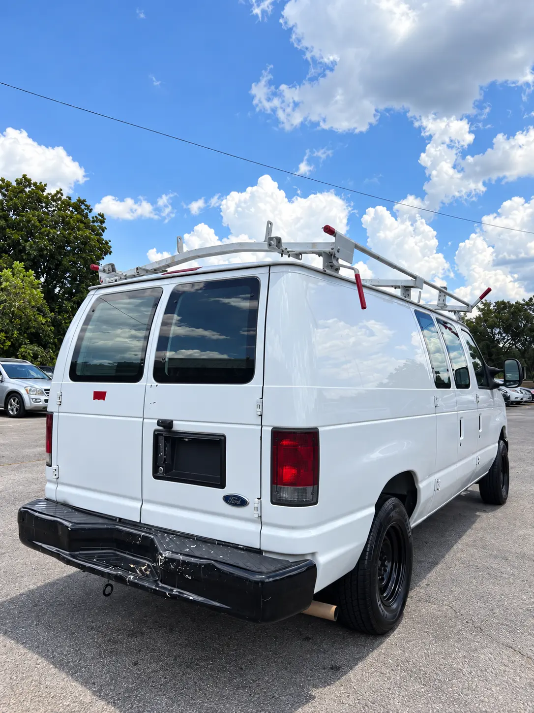 2013 Ford E-Series E-150 Van photo 4