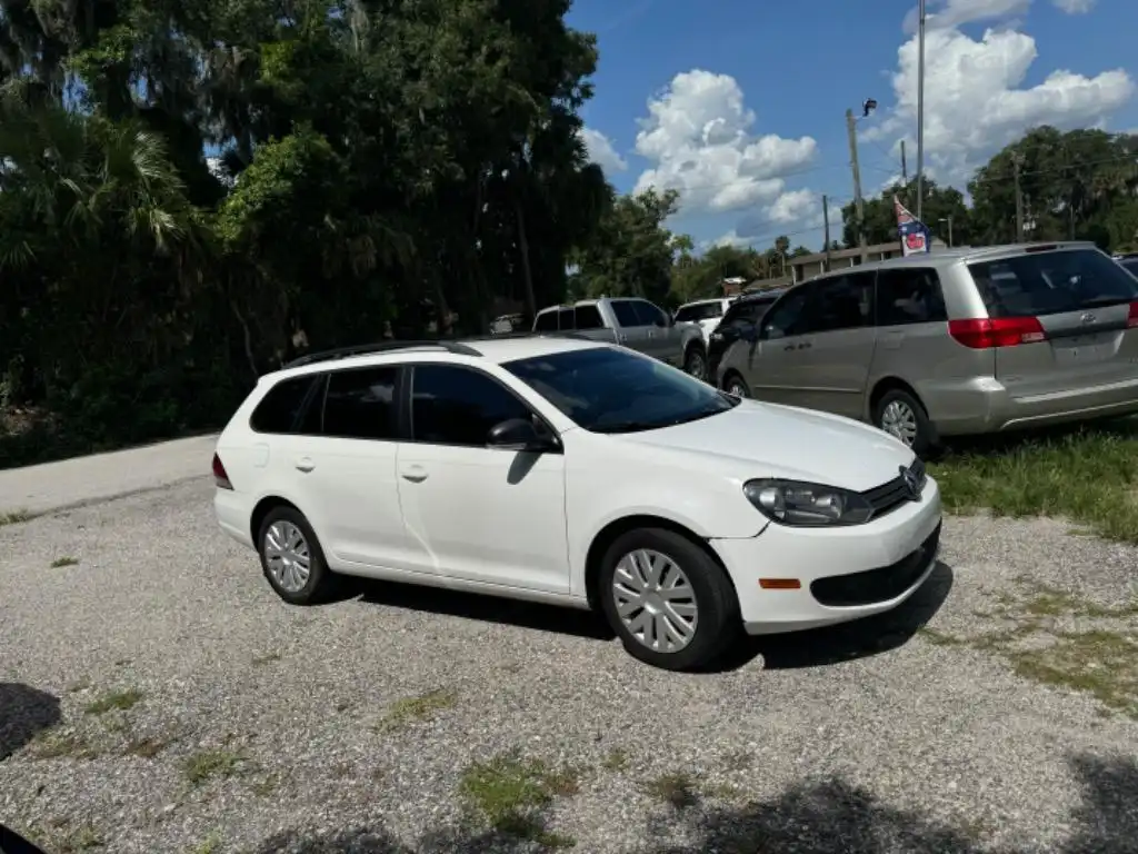2010 Volkswagen Jetta SportWagen S 6AT's photo