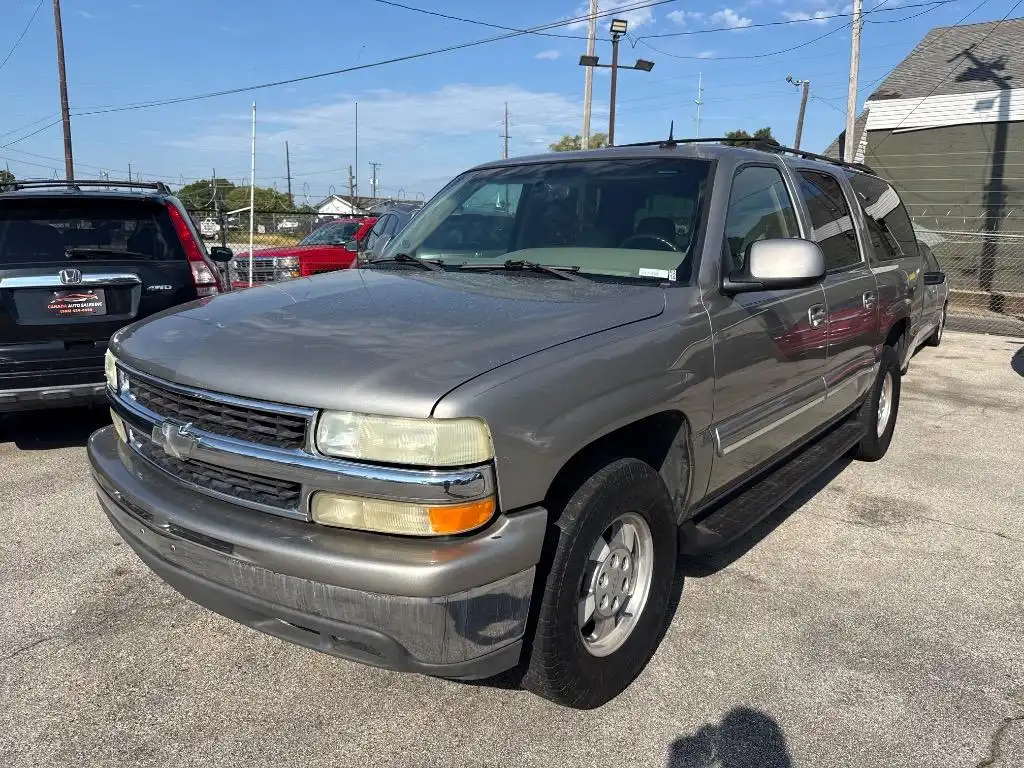 2003 Chevrolet Suburban LS 2WD 1500 Series's photo