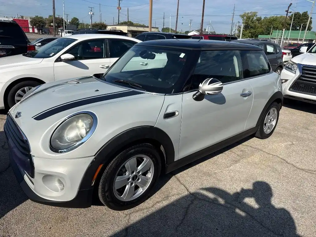 2016 MINI Cooper Base's photo