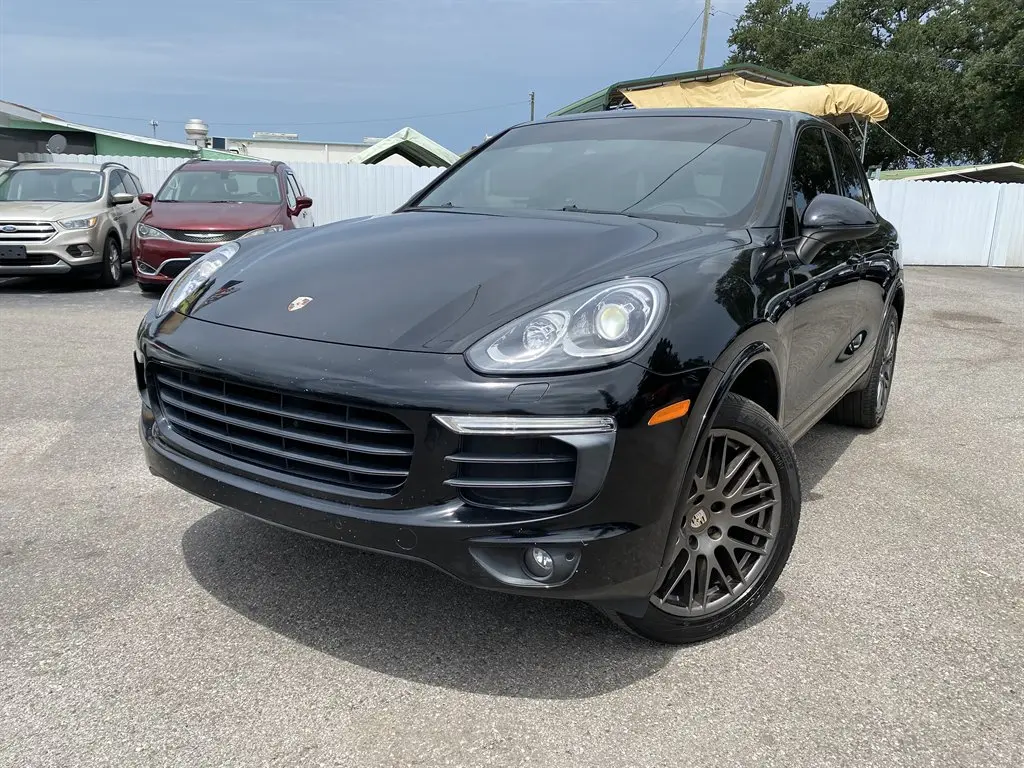 2017 Porsche Cayenne Platinum Edition photo 4