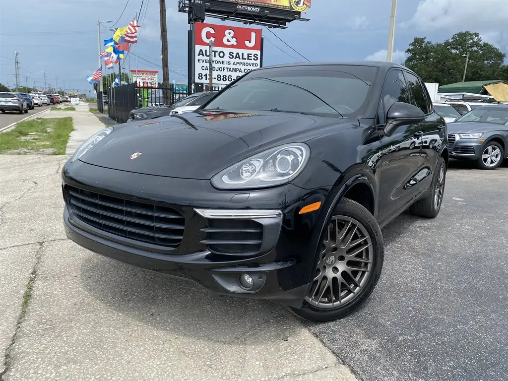 2017 Porsche Cayenne Platinum Edition photo 1