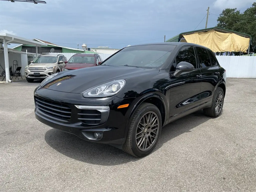 2017 Porsche Cayenne Platinum Edition photo 5