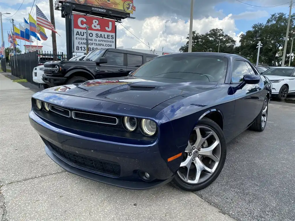 2015 Dodge Challenger SXT Plus's photo