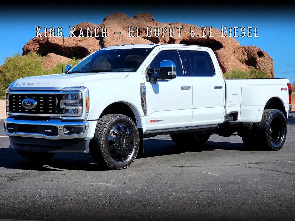 2023 Ford F-450 King Ranch 4WD Crew Cab DRW 8' Box's photo
