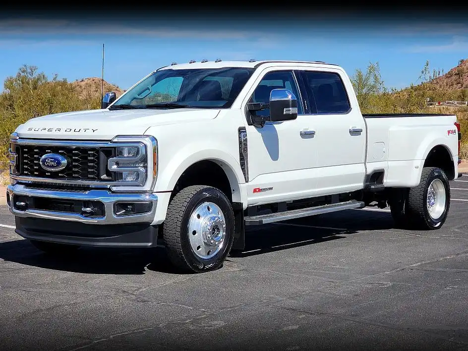2024 Ford F-450 Lariat 4WD Crew Cab DRW 8' Box's photo