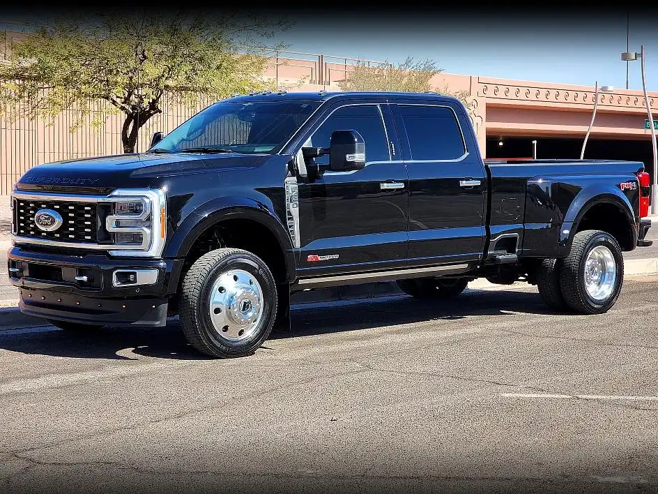 2023 Ford F-450 Limited 4WD Crew Cab DRW 8' Box's photo