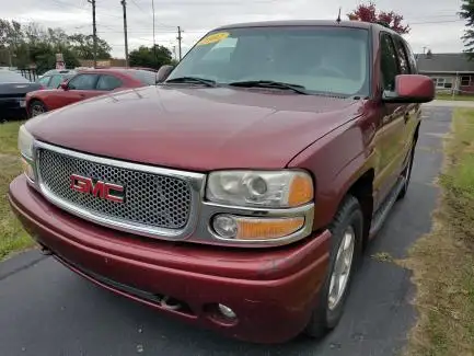 2002 GMC Yukon Denali AWD's photo
