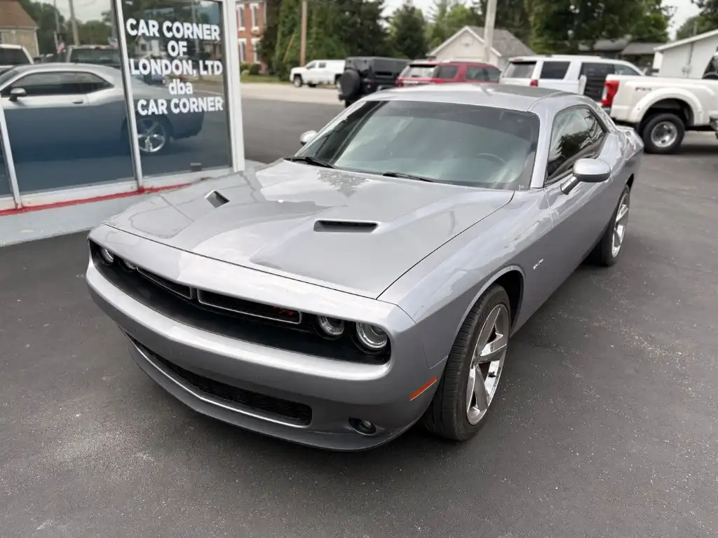 2017 Dodge Challenger R/T's photo