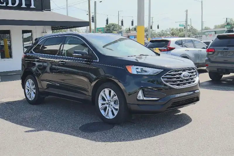 2019 Ford Edge Titanium's photo