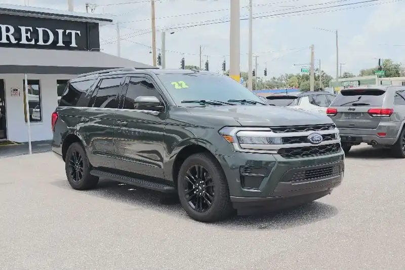 2022 Ford Expedition XLT's photo