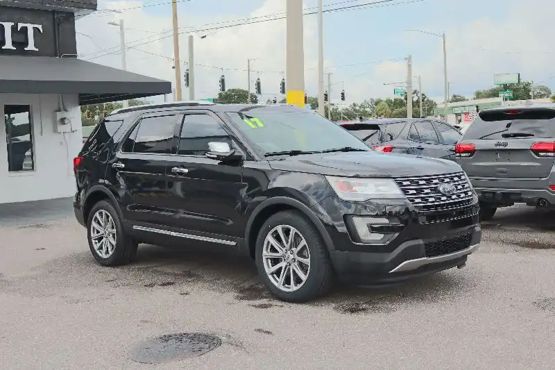 2017 Ford Explorer Limited 4WD's photo