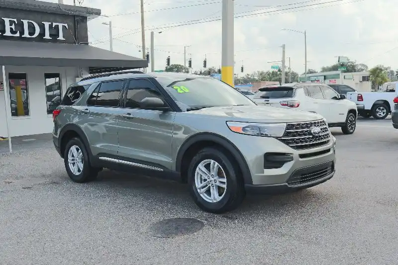 2020 Ford Explorer XLT 4WD's photo