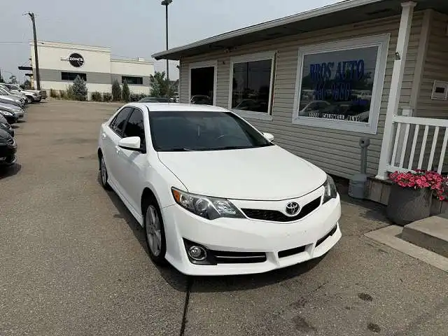 2012 Toyota Camry 2.5 Auto SE's photo