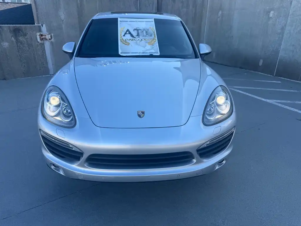 2014 Porsche Cayenne S Hybrid's photo