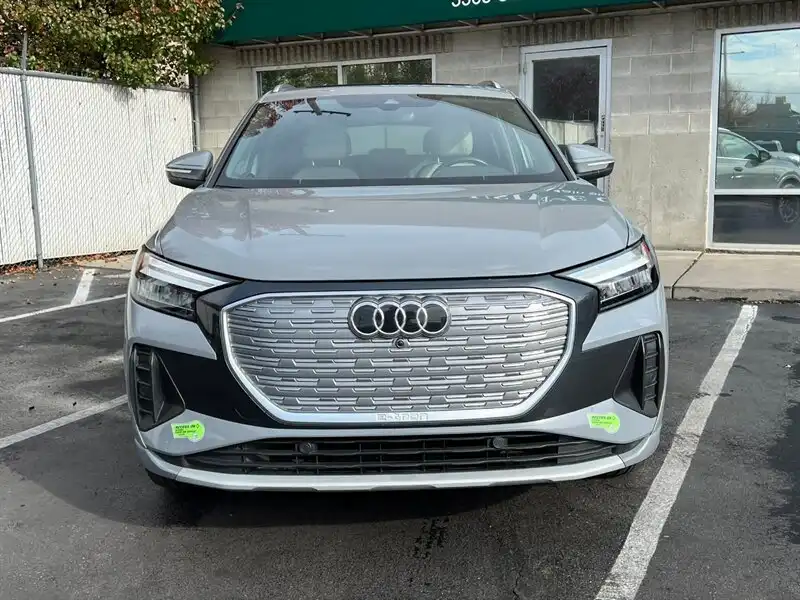 2022 Audi Q4 e-tron 50 Premium quattro's photo