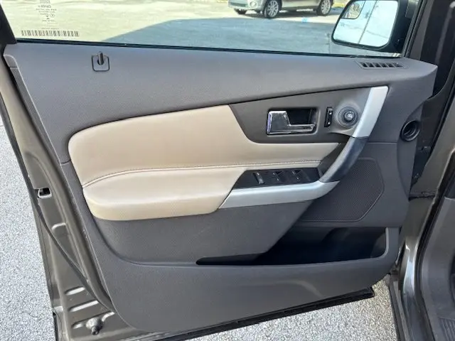 2013 Ford Edge SEL photo 4