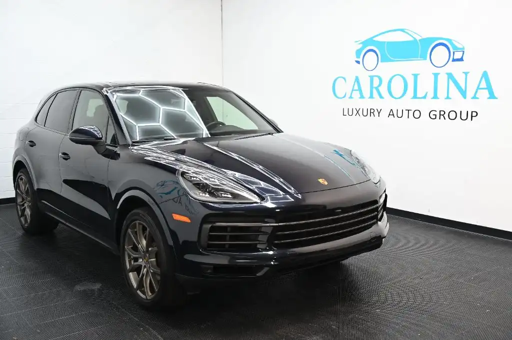 2023 Porsche Cayenne S's photo