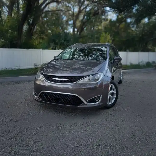2017 Chrysler Pacifica Touring-L Plus's photo