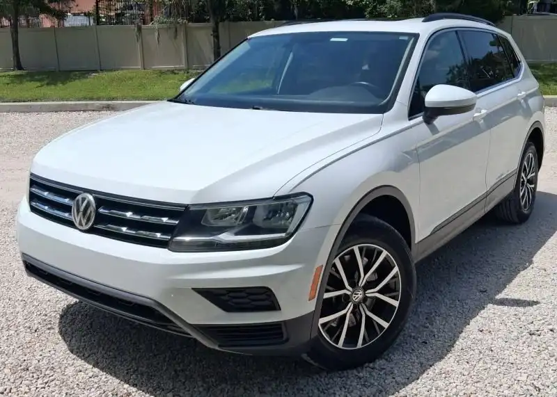 2019 Volkswagen Tiguan 2.0T SEL R-Line's photo