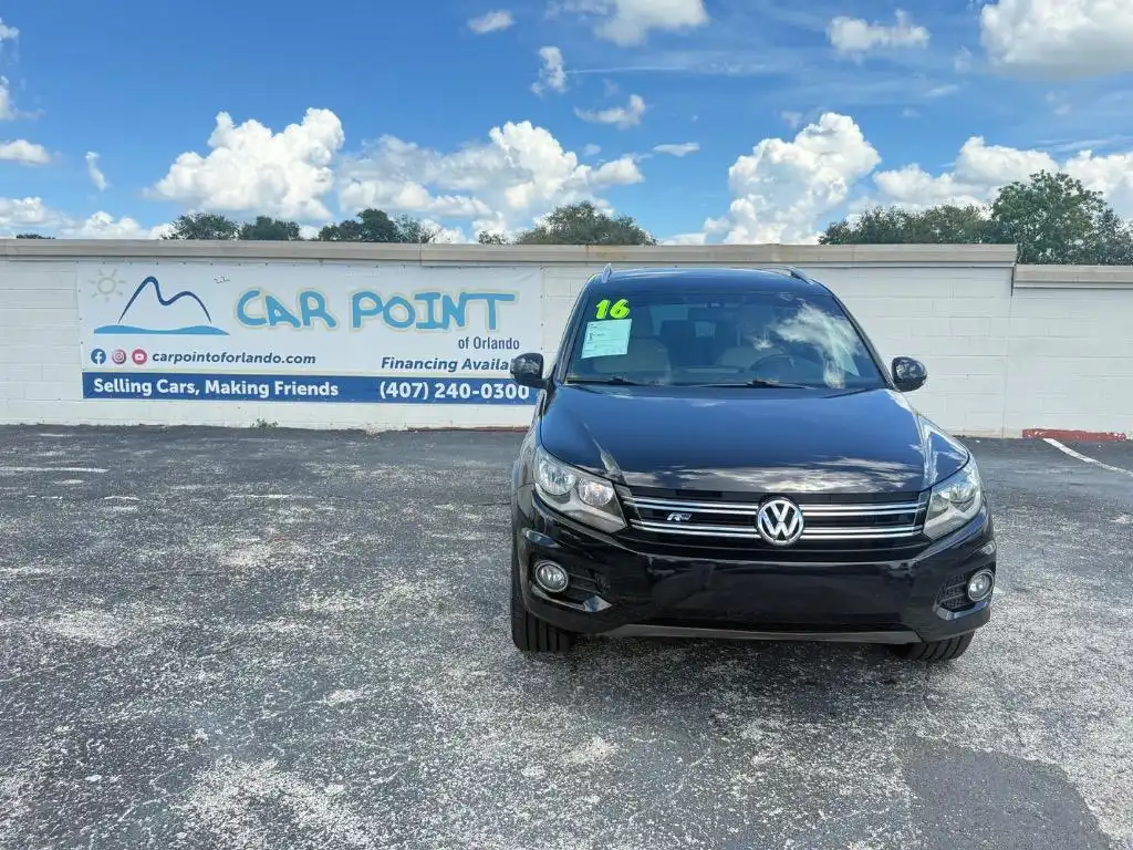2016 Volkswagen Tiguan 2.0T R-Line's photo