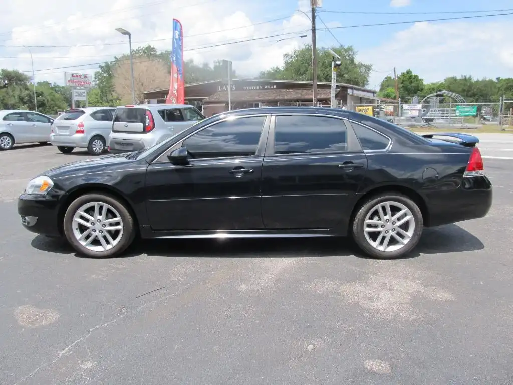 2011 Chevrolet Impala LT's photo